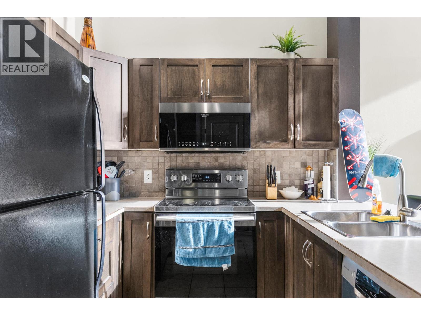 #640 654 Cook Road - 10