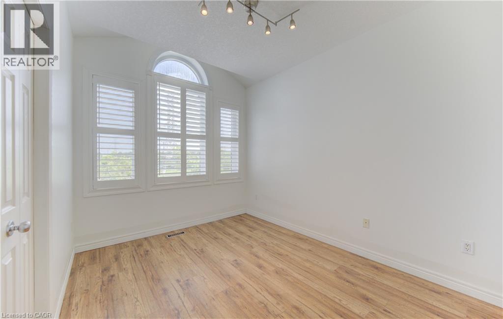 725 ZURICH Drive - 27