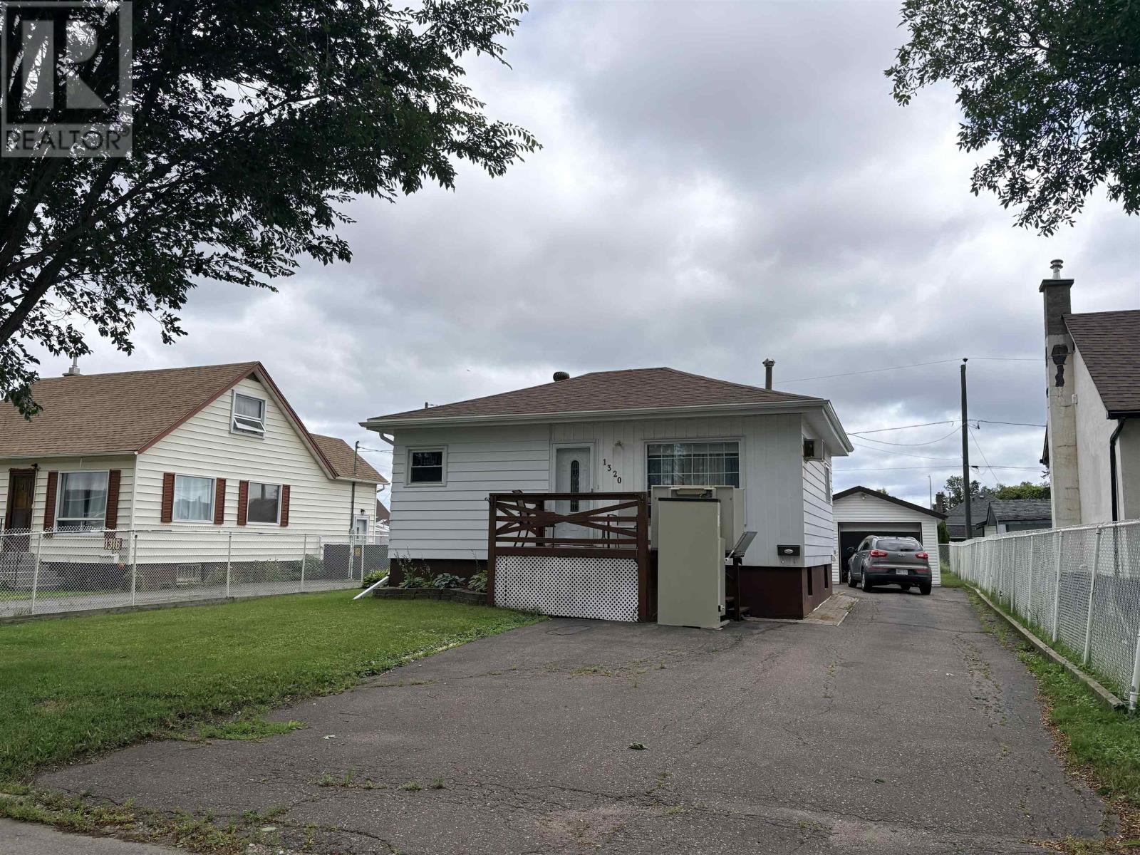 1320 Wallbridge AVE - 27