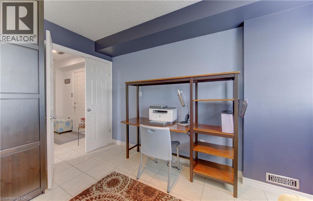 725 ZURICH Drive - 33