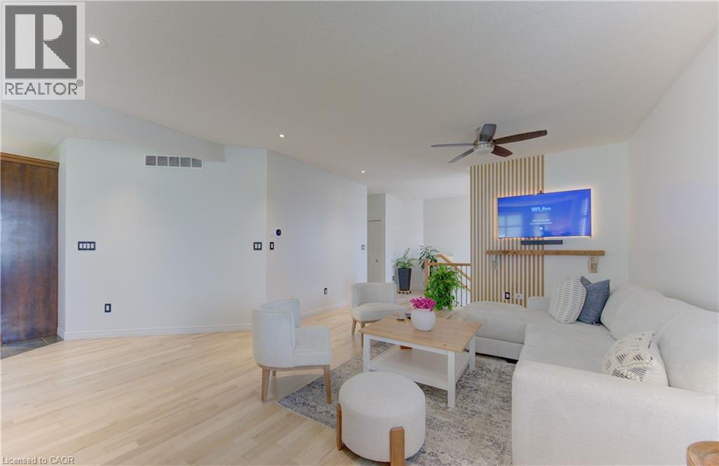 725 ZURICH Drive - 8
