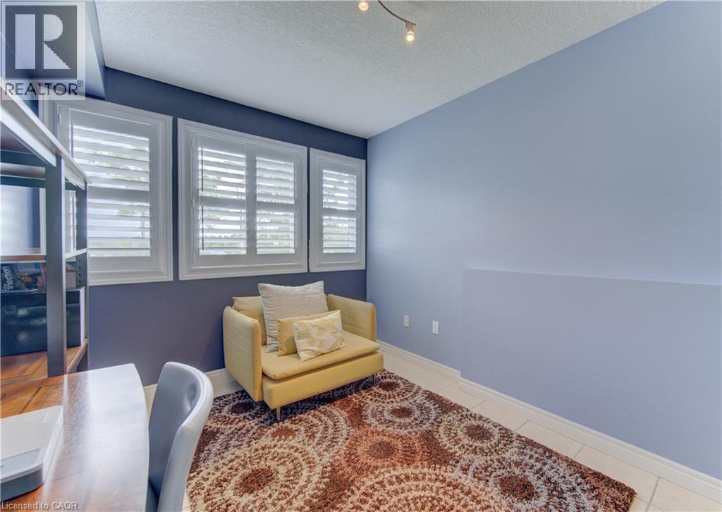 725 ZURICH Drive - 32