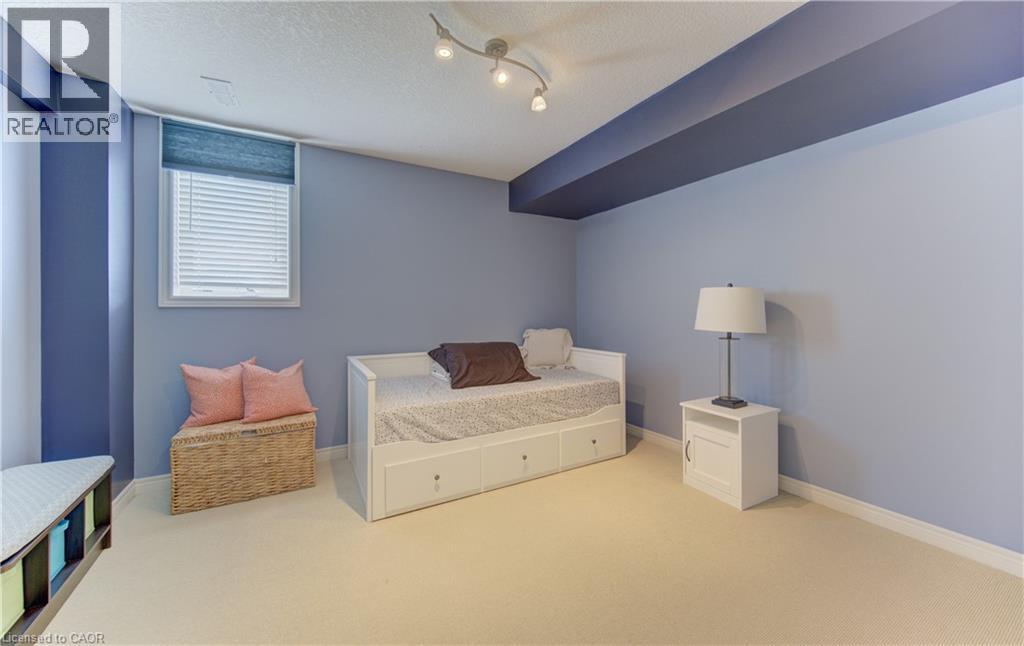 725 ZURICH Drive - 34