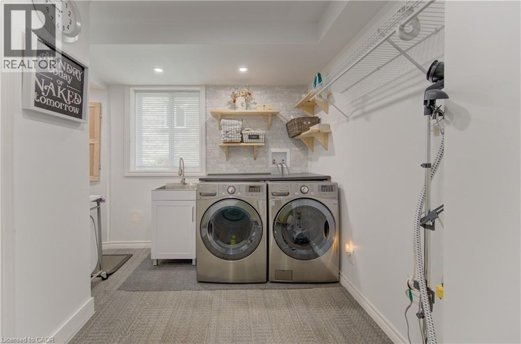 725 ZURICH Drive - 35