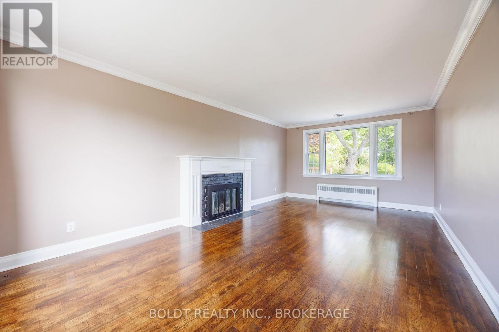 35 RIVERCREST DRIVE - 14