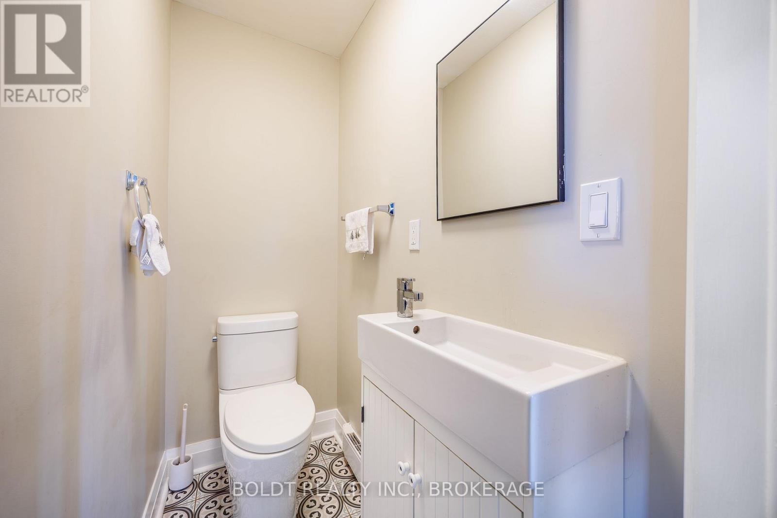 35 RIVERCREST DRIVE - 18