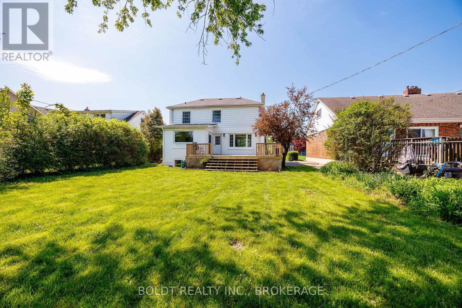 35 RIVERCREST DRIVE - 21