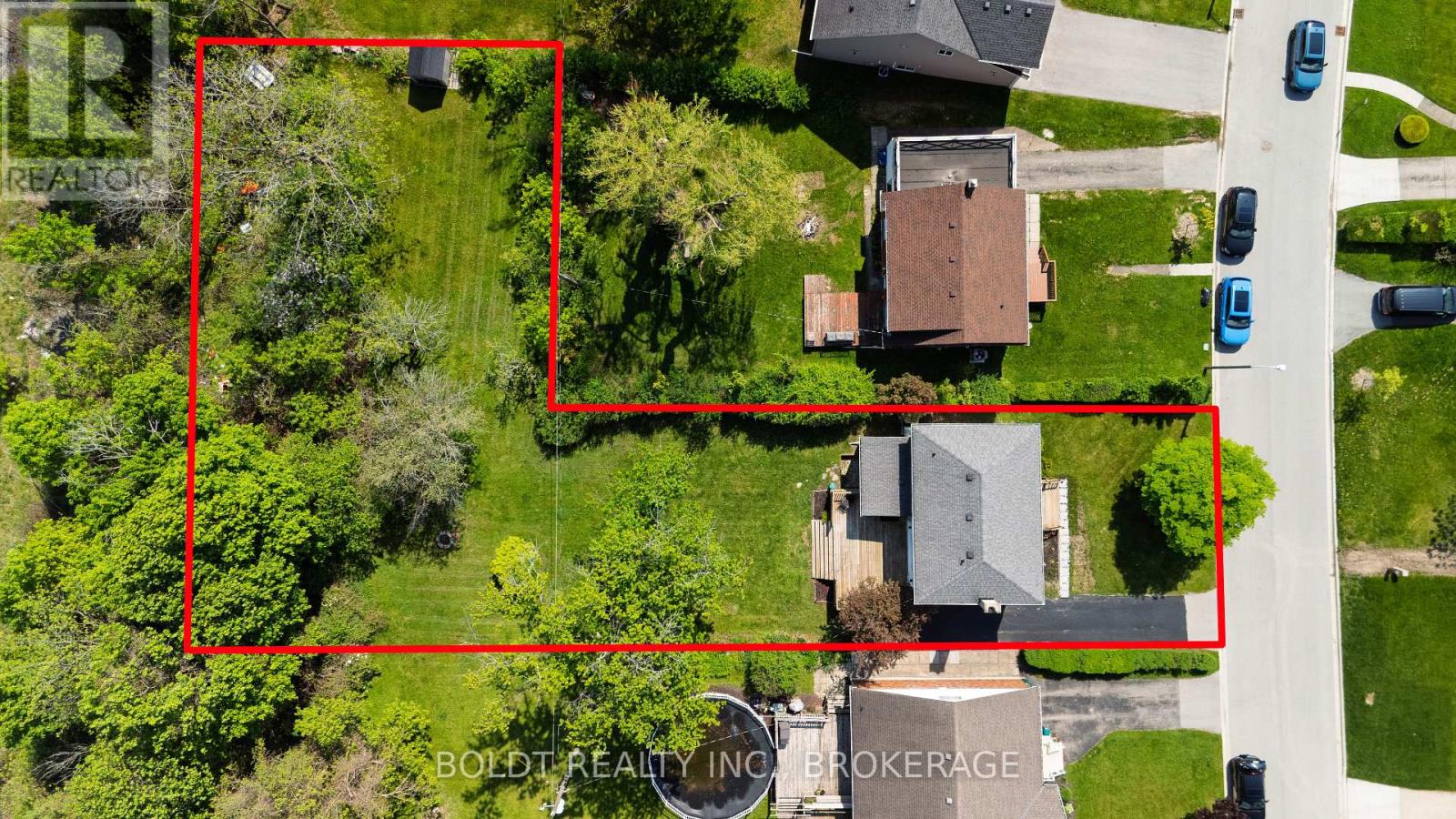35 RIVERCREST DRIVE - 24