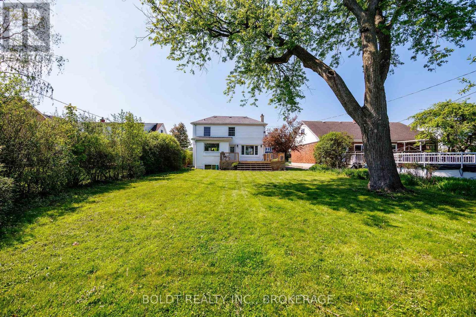 35 RIVERCREST DRIVE - 25