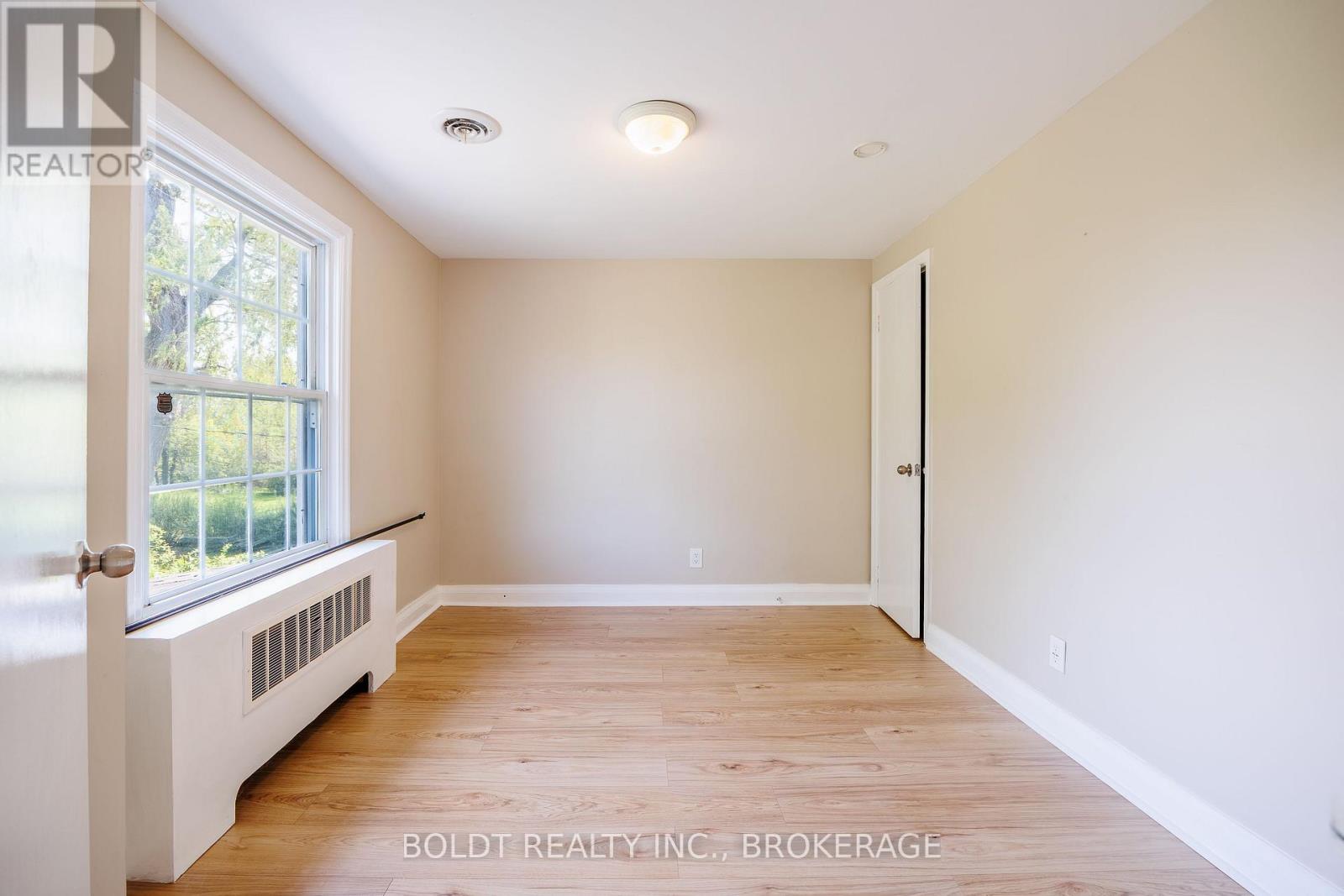 35 RIVERCREST DRIVE - 26