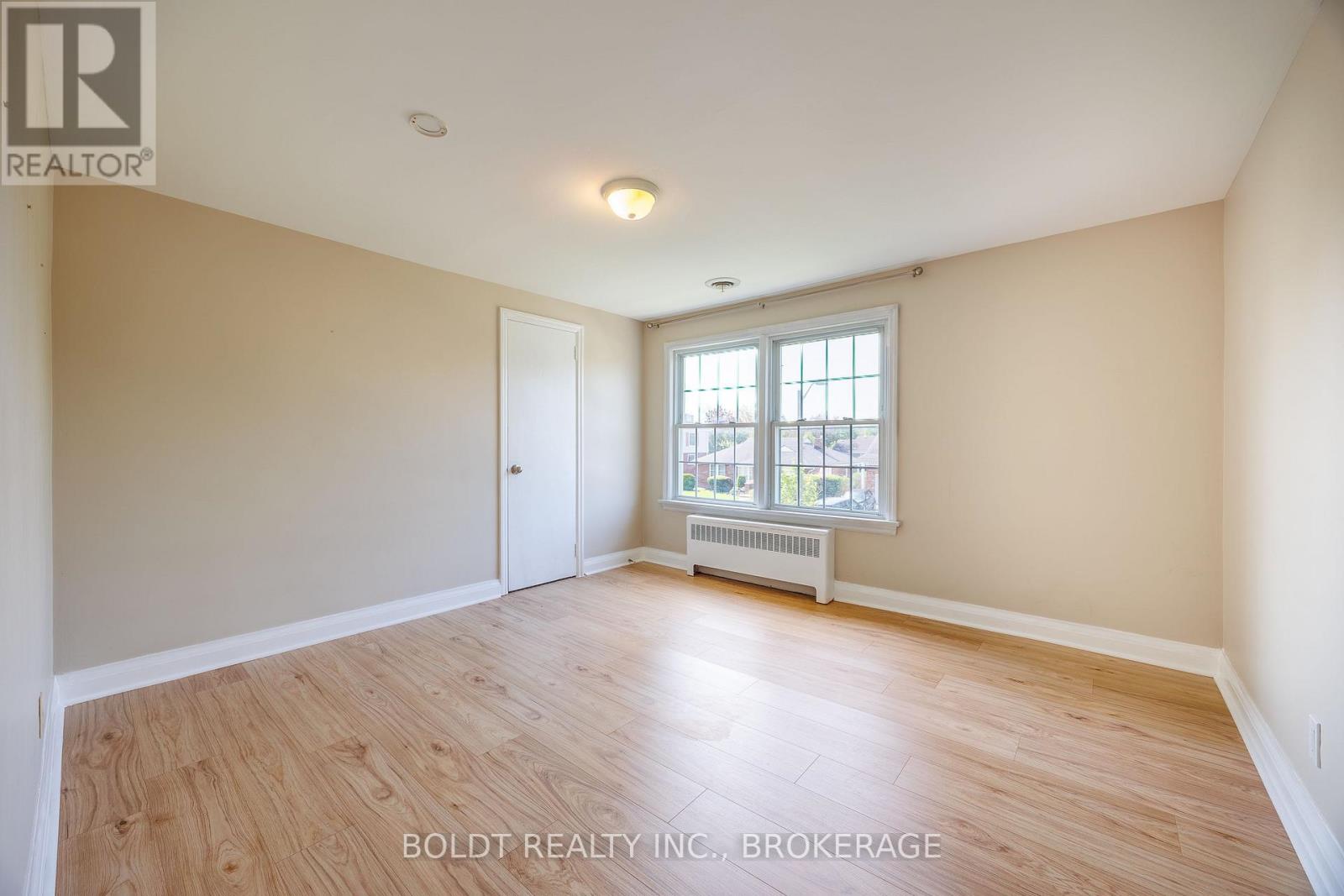 35 RIVERCREST DRIVE - 27