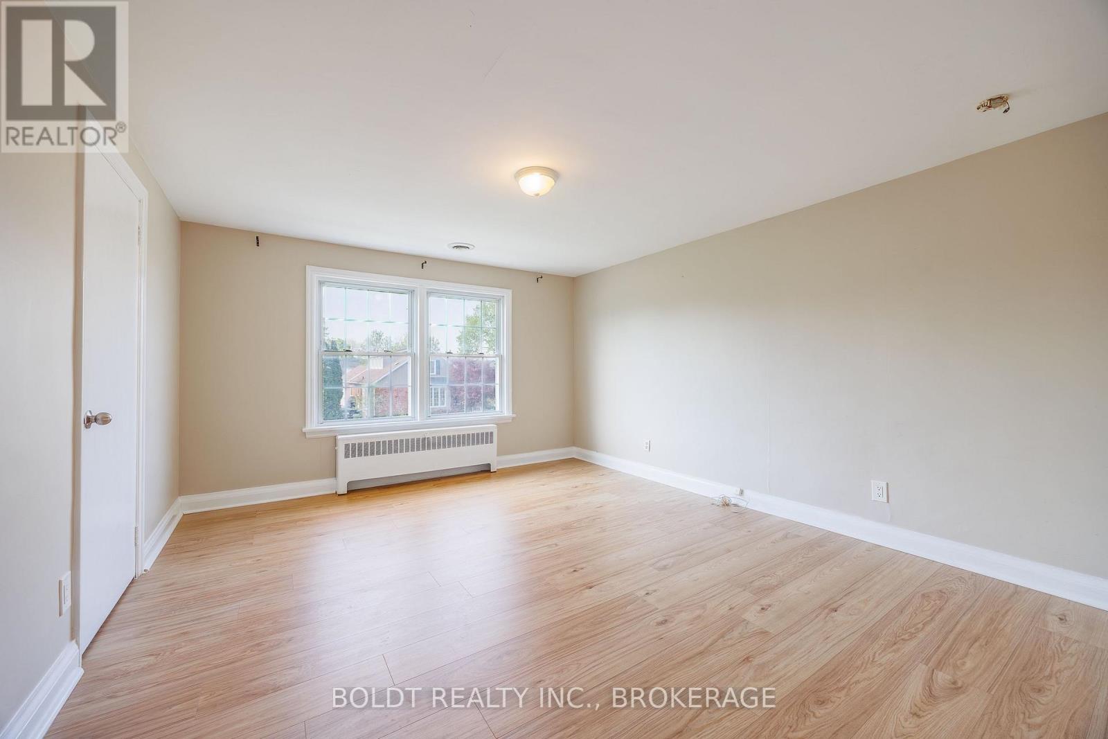 35 RIVERCREST DRIVE - 28