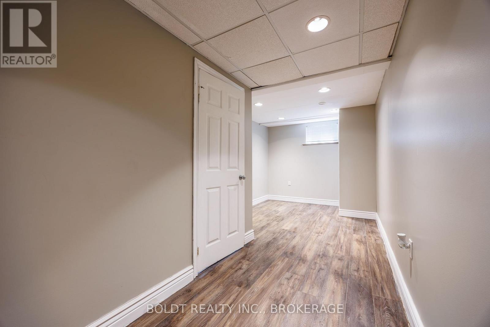 35 RIVERCREST DRIVE - 37