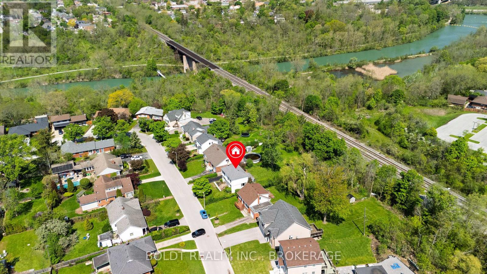 35 RIVERCREST DRIVE - 43
