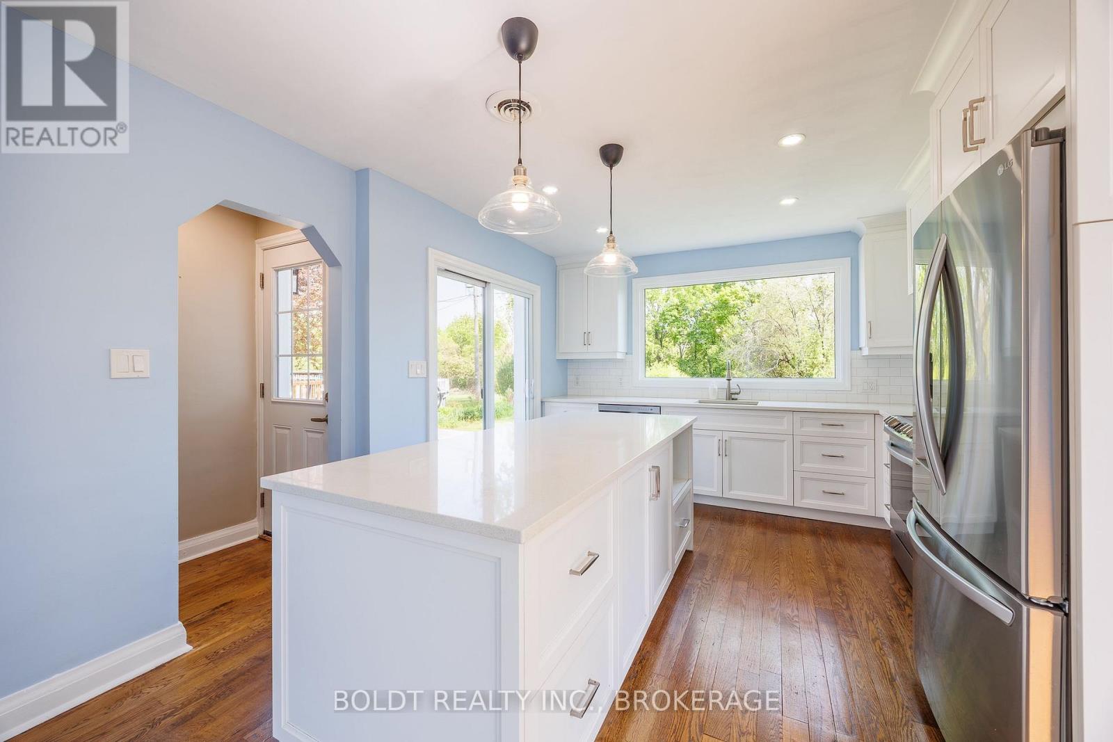 35 RIVERCREST DRIVE - 9
