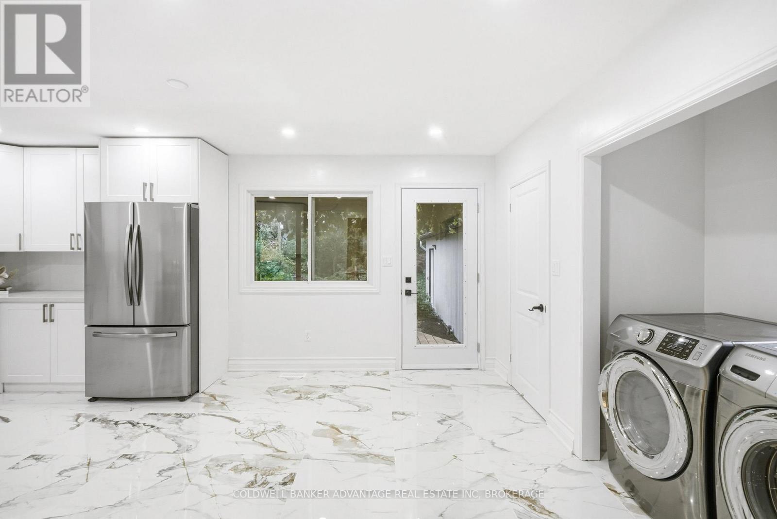 162 DUFFERIN STREET E - 11