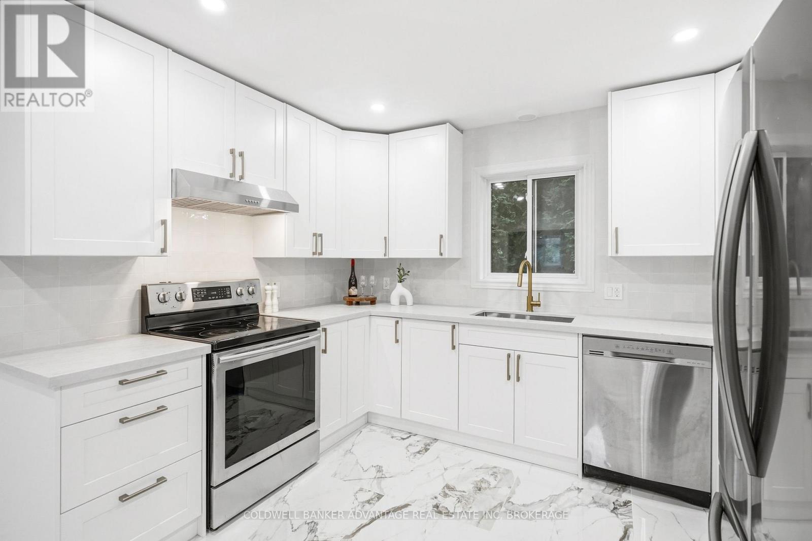 162 DUFFERIN STREET E - 13