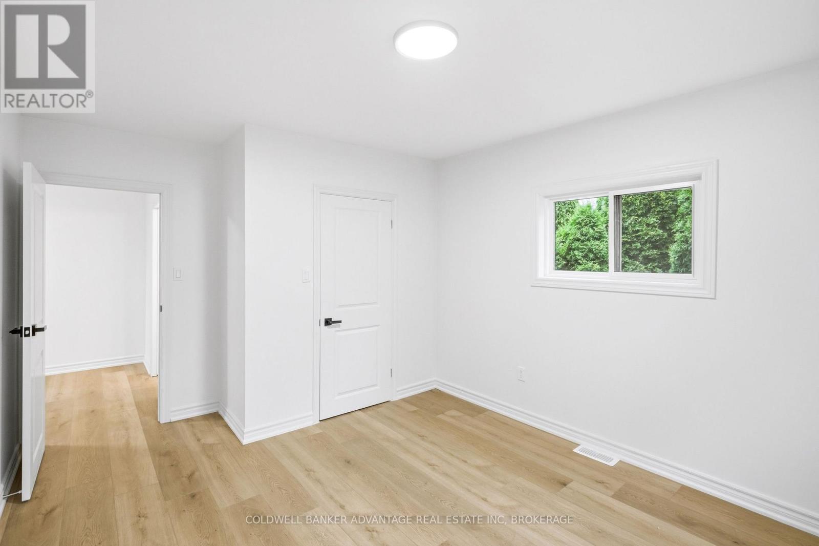 162 DUFFERIN STREET E - 21