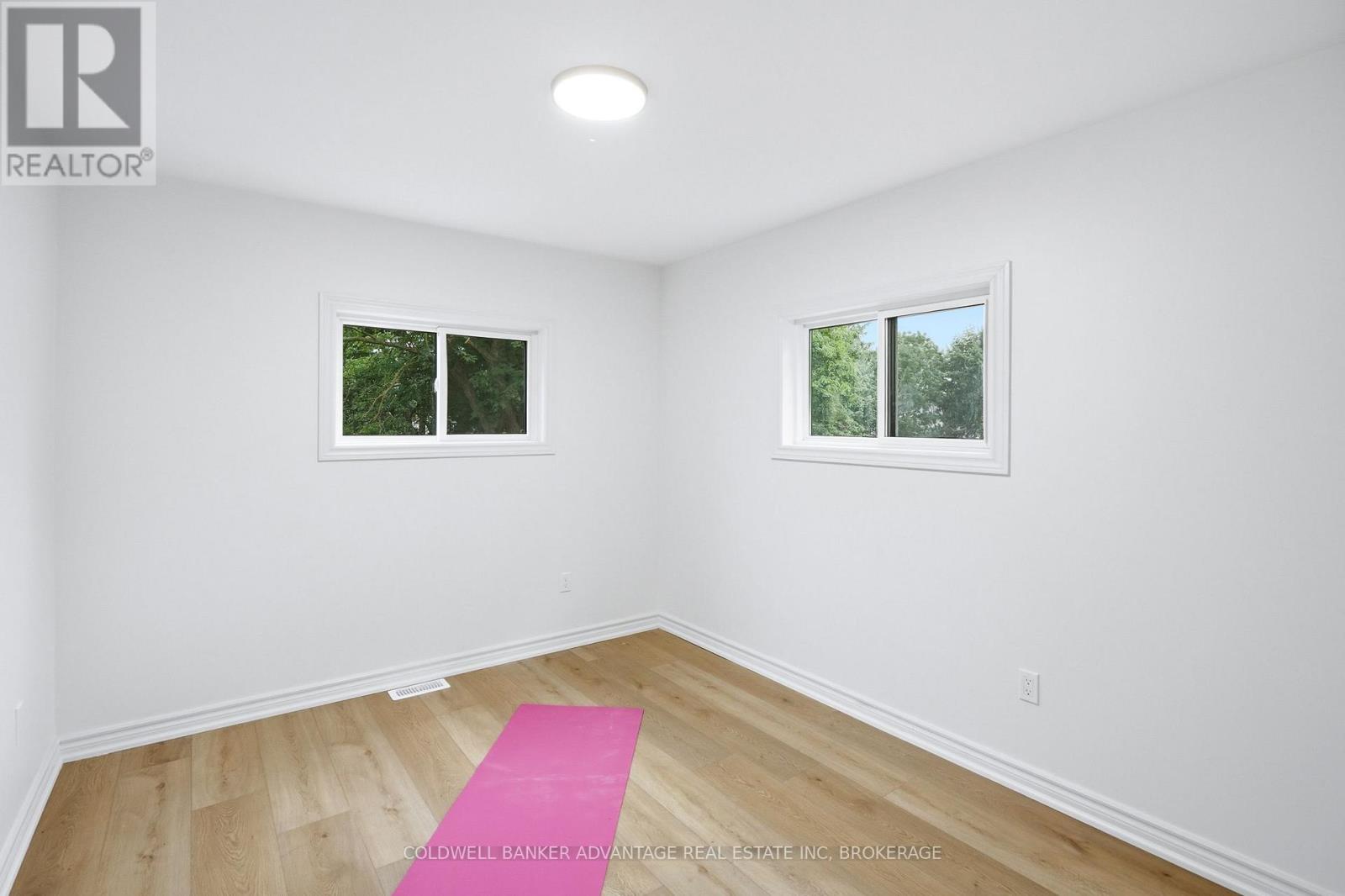 162 DUFFERIN STREET E - 22