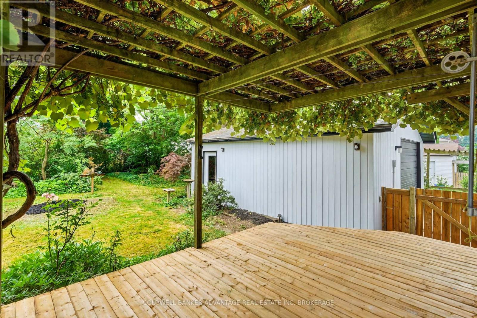 162 DUFFERIN STREET E - 29