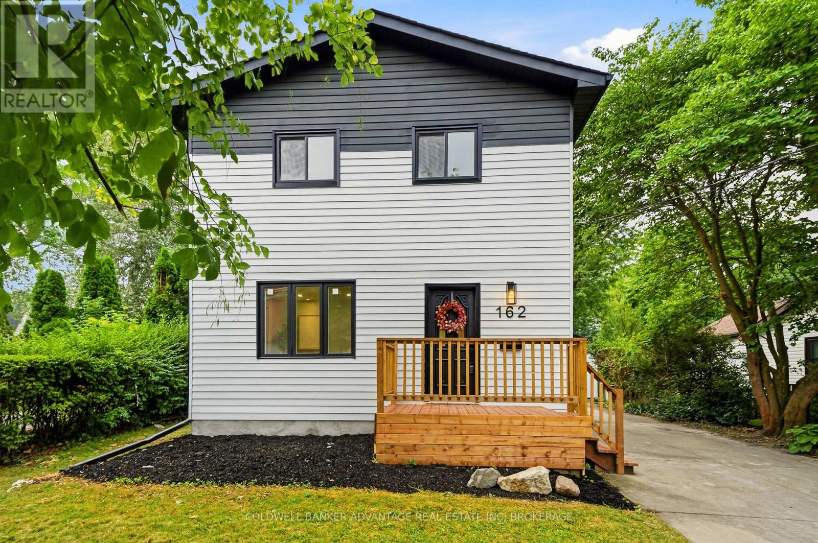 162 DUFFERIN STREET E - 3