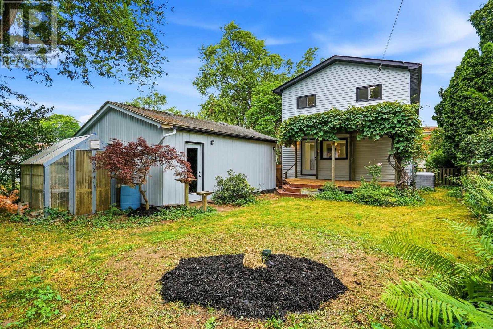 162 DUFFERIN STREET E - 34