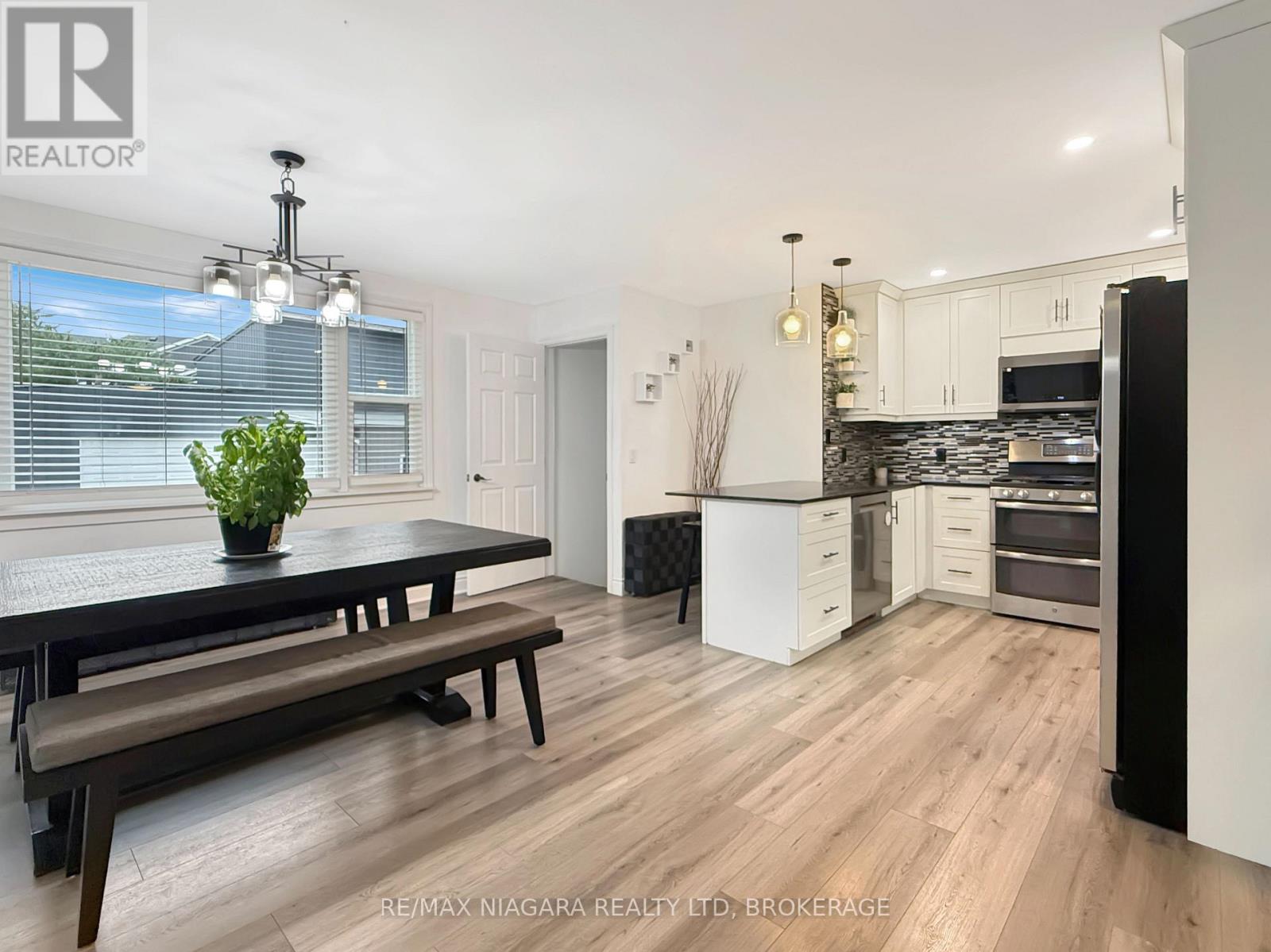222 RIDGEWAY ROAD - 6