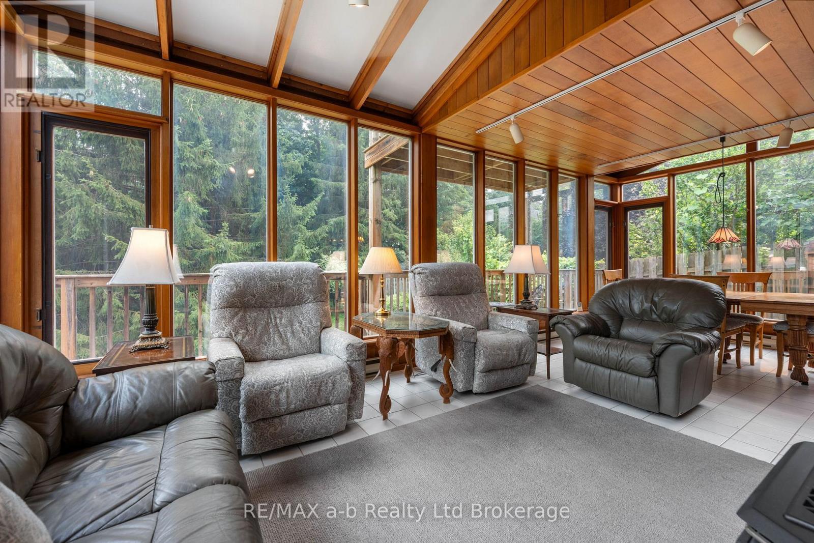 13 SEGAL DRIVE - 15