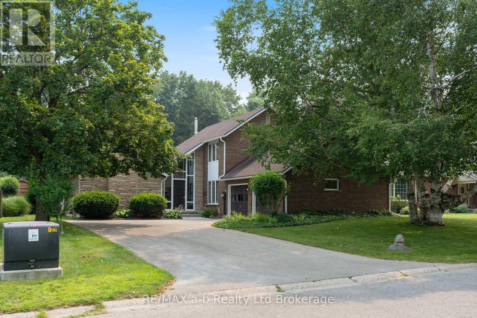 13 SEGAL DRIVE - 2