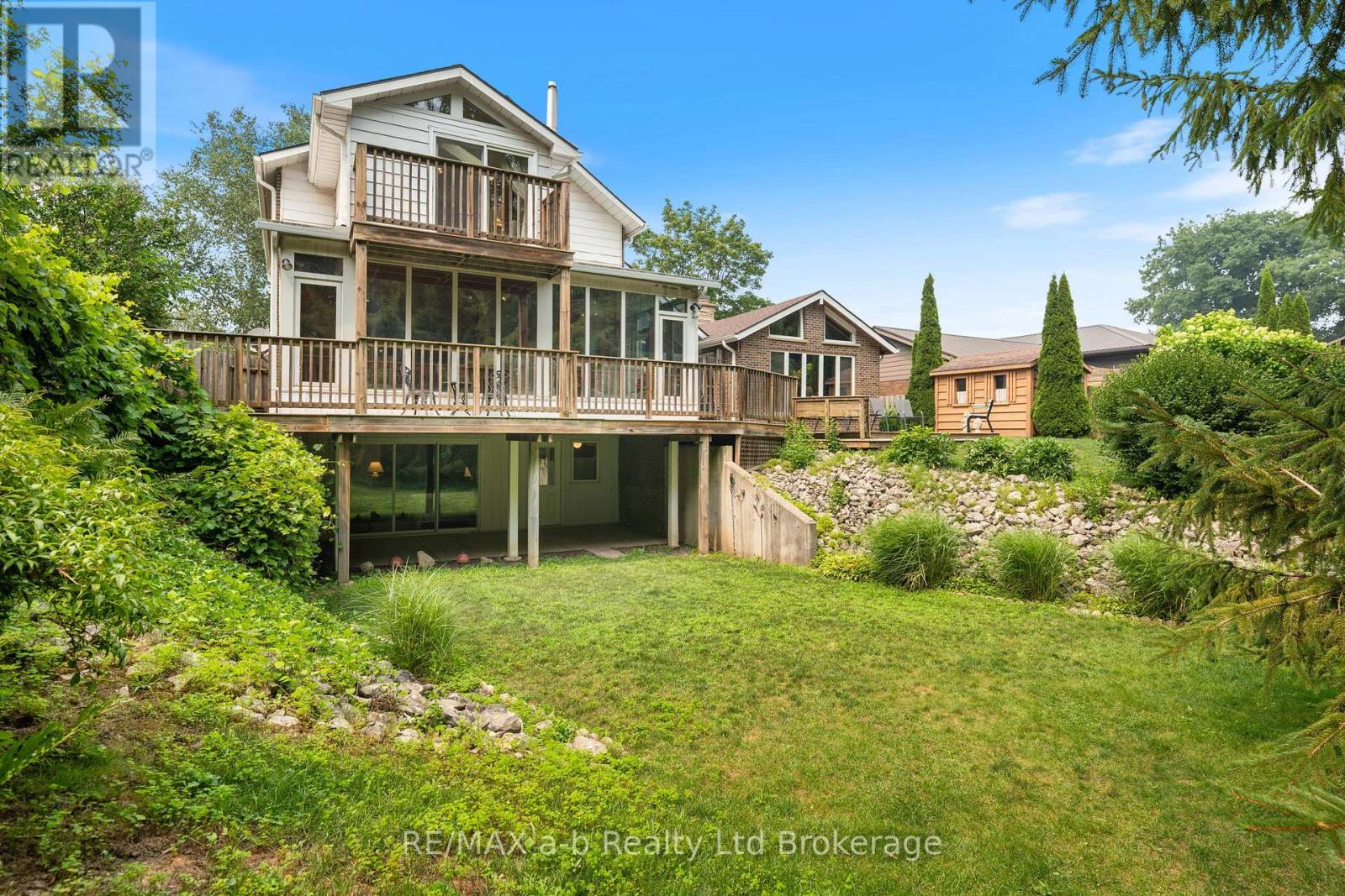 13 SEGAL DRIVE - 32