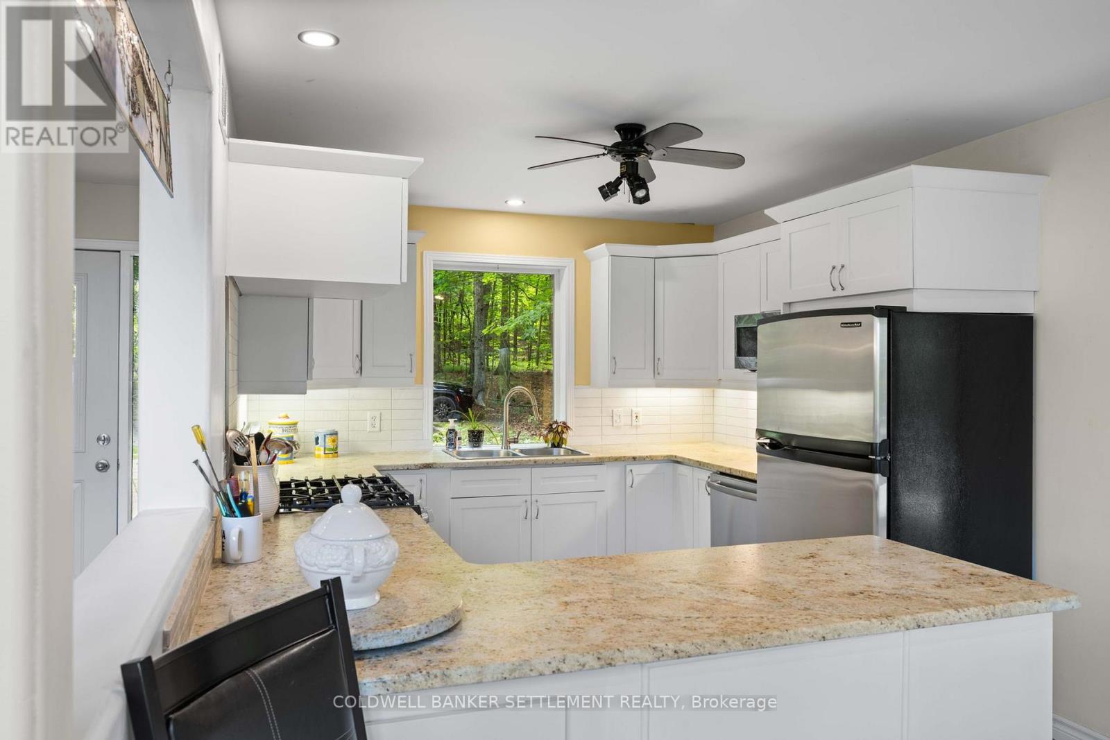 812 DOUGLAS LANE - Image 19
