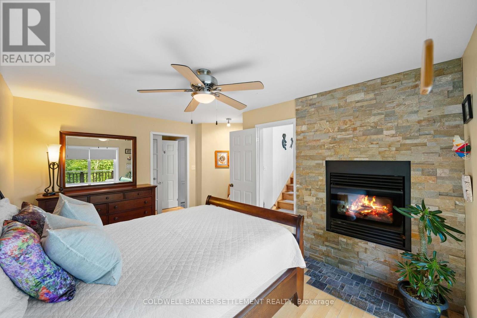 812 DOUGLAS LANE - 23