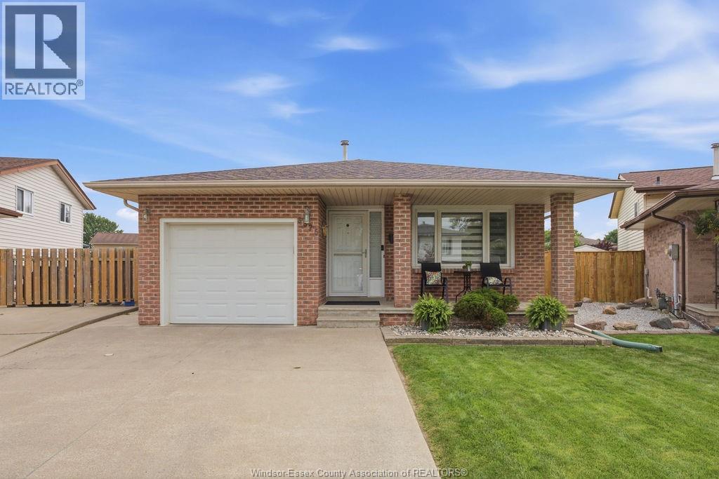 3375 DOLPHIN COURT - 1