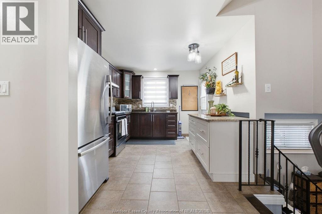 3375 DOLPHIN COURT - 10