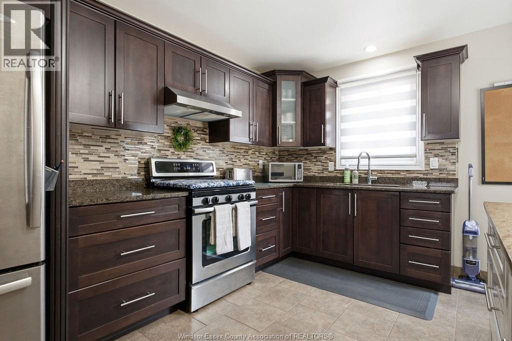 3375 DOLPHIN COURT - 11