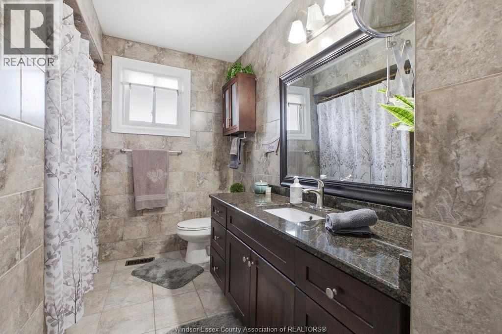 3375 DOLPHIN COURT - 17