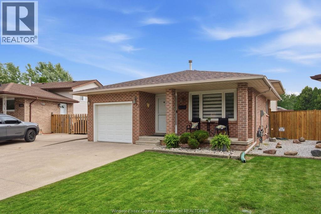 3375 DOLPHIN COURT - 2