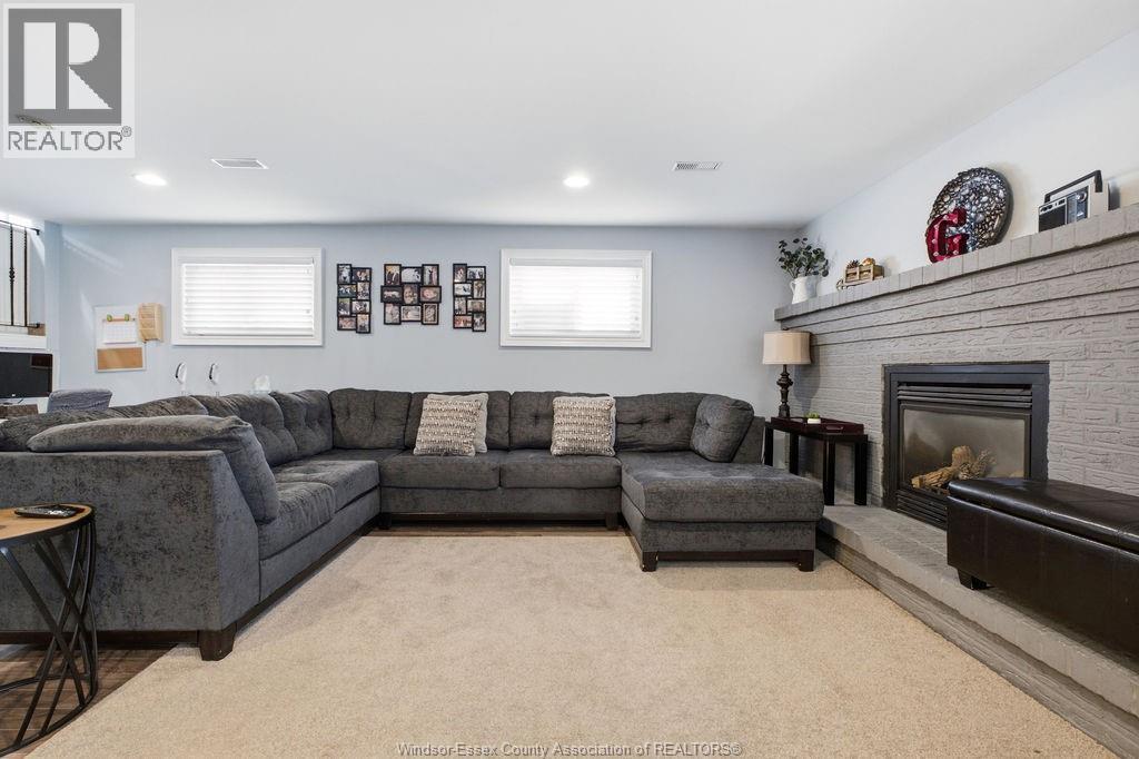 3375 DOLPHIN COURT - 26