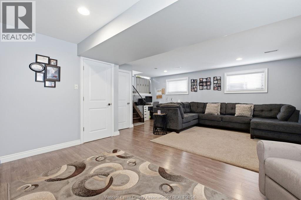 3375 DOLPHIN COURT - 29