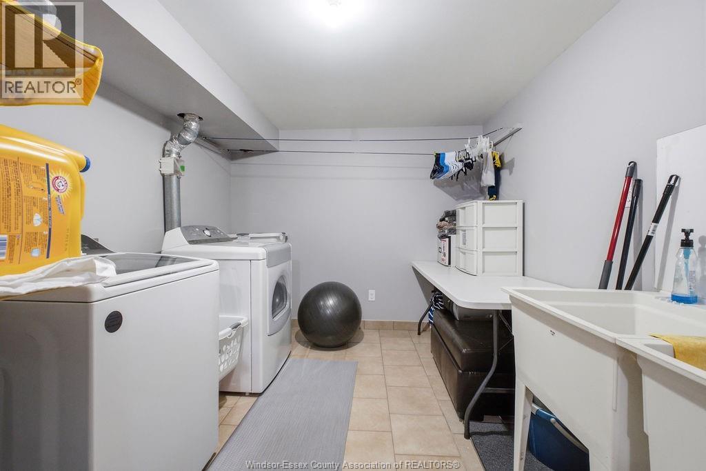 3375 DOLPHIN COURT - 32
