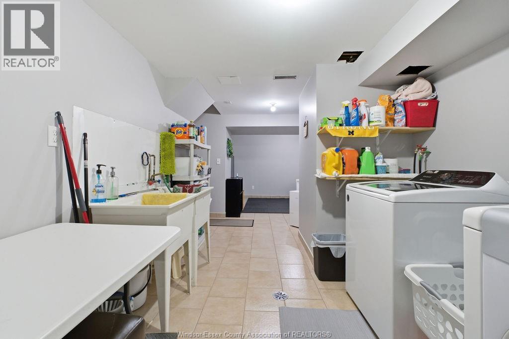 3375 DOLPHIN COURT - 33