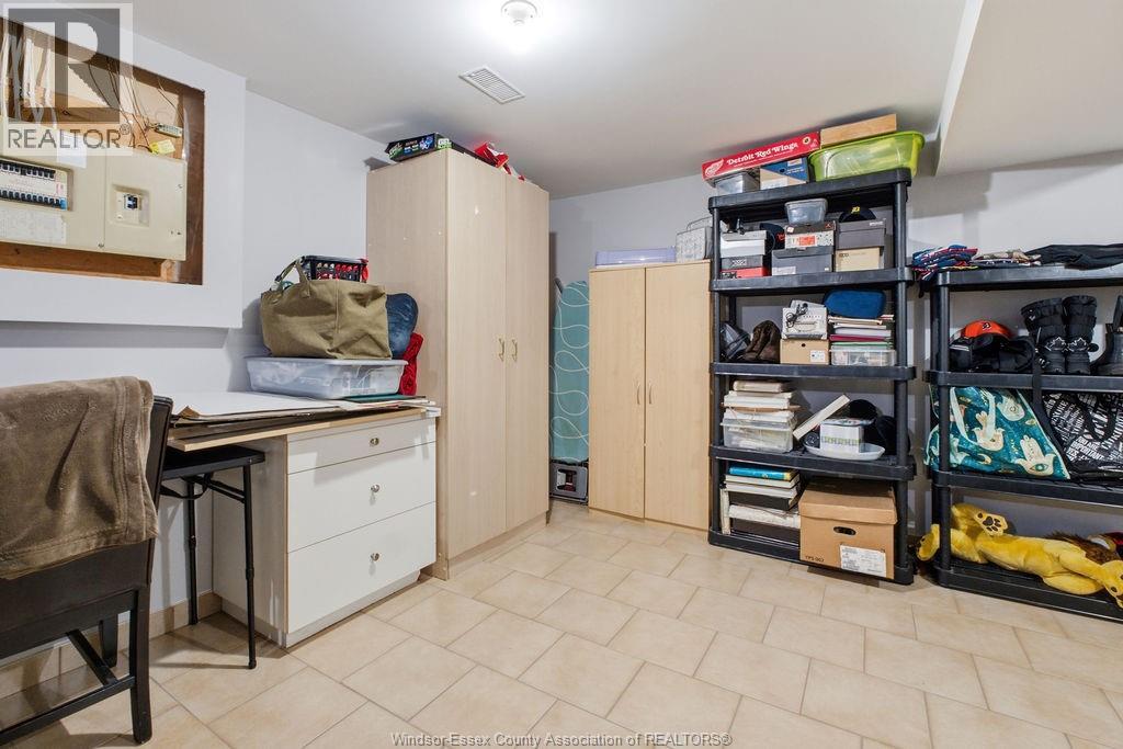3375 DOLPHIN COURT - 34