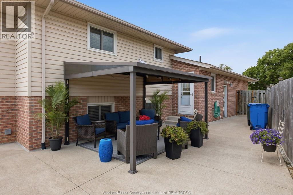 3375 DOLPHIN COURT - 36