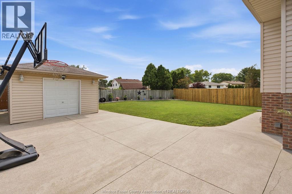 3375 DOLPHIN COURT - 38