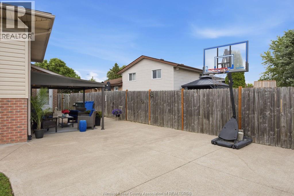 3375 DOLPHIN COURT - 39