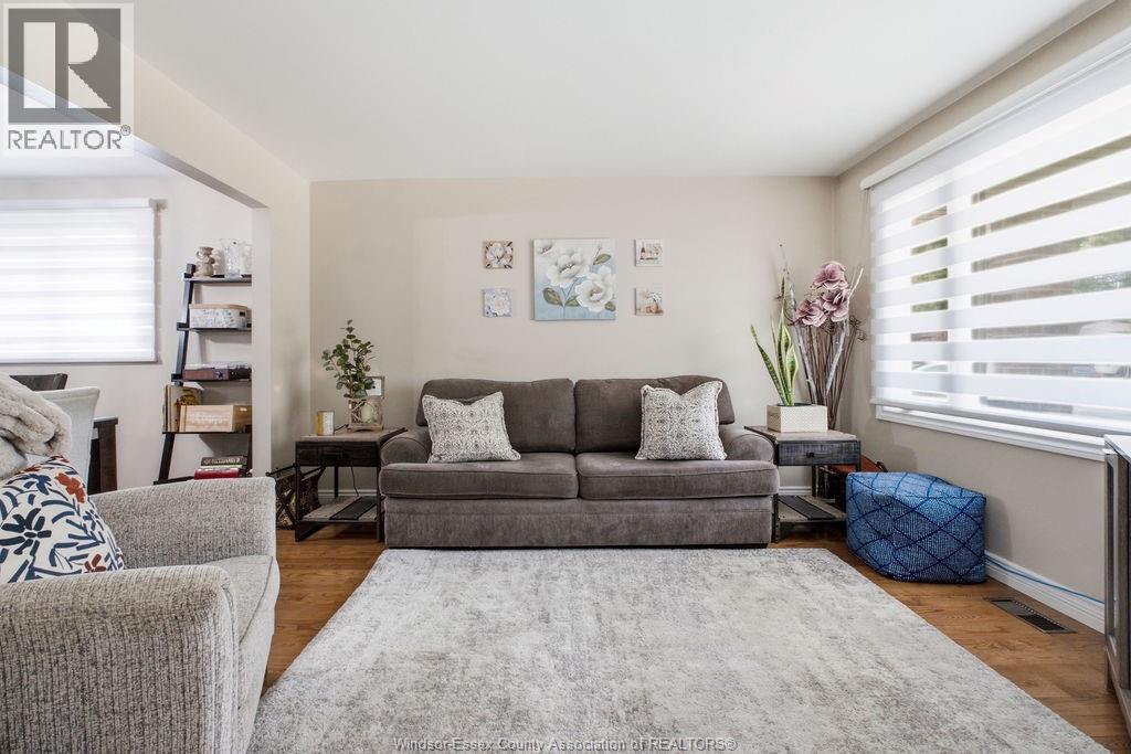 3375 DOLPHIN COURT - 4