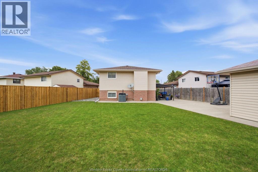 3375 DOLPHIN COURT - 40