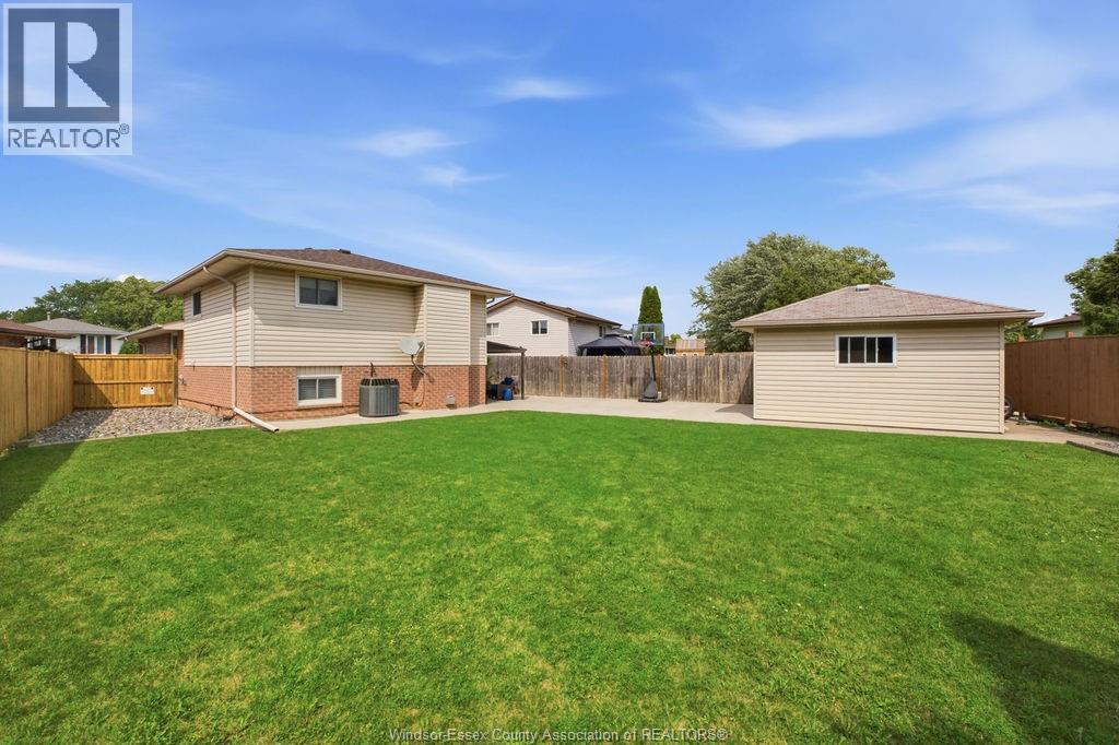 3375 DOLPHIN COURT - 41