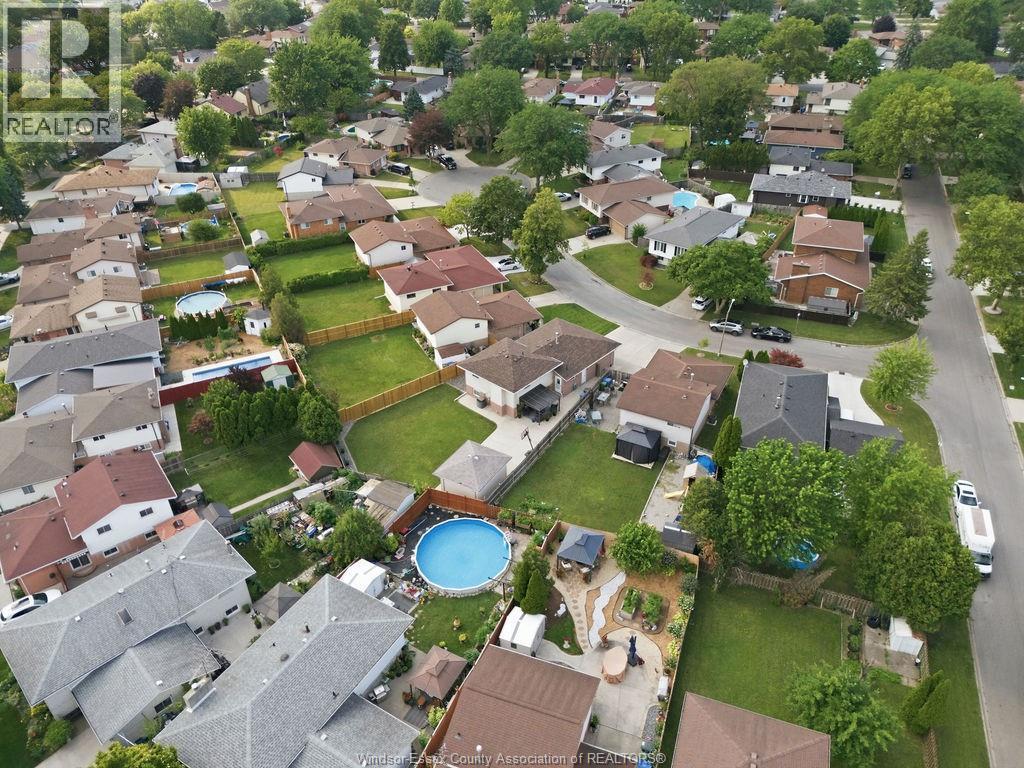 3375 DOLPHIN COURT - 47