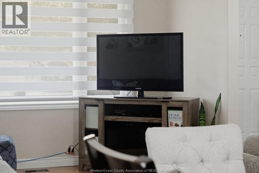 3375 DOLPHIN COURT - 6